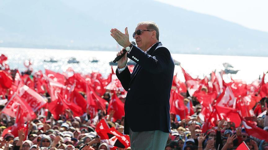 With 1 week until referendum, Erdogan stumps in Izmir
