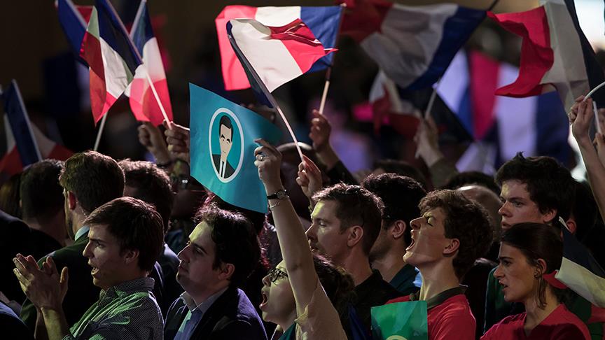 Fransa'da cumhurbaşkanı seçimi için resmi süreç başladı