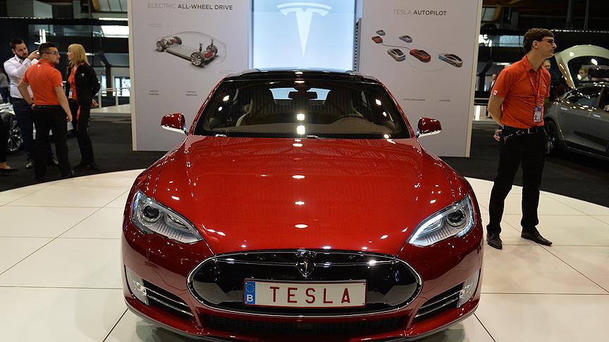 Tesla ABD'nin en değerli otomotiv firması oldu