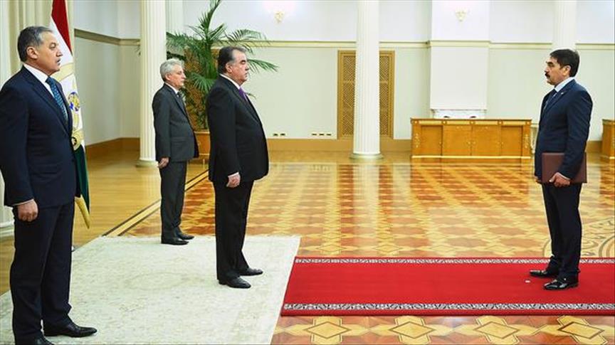 رئیس جمهوری تاجیکستان استوارنامه سفرای جدید 5 کشور را دریافت کرد