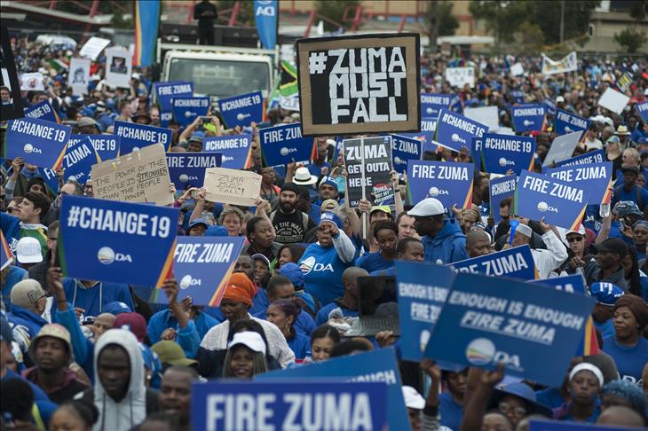 Thousands demand South African president's resignation
