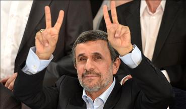 احمدی نژاد در انتخابات ریاست جمهوری ایران ثبت نام کرد