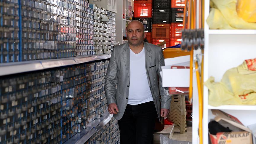 Eskişehirli hırdavatçıdan Cumhurbaşkanı Erdoğan için şarkı