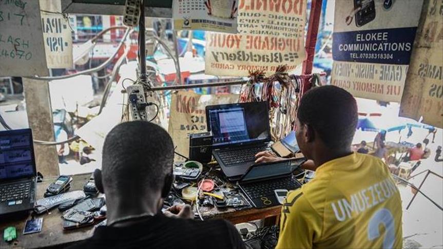 Le Rwanda donne une seconde vie à ses déchets électroniques 