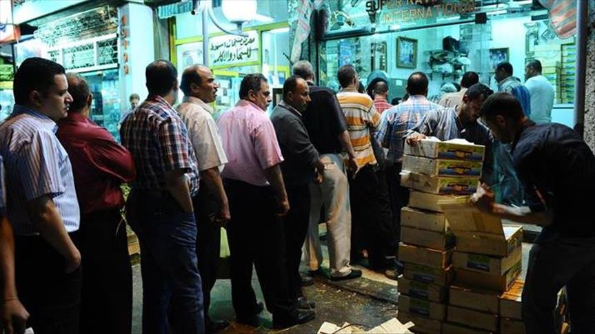 "الفسيخ" و"الرنجة" .. صناعة ربيعية ملحها يحلو بمصر (تقرير)