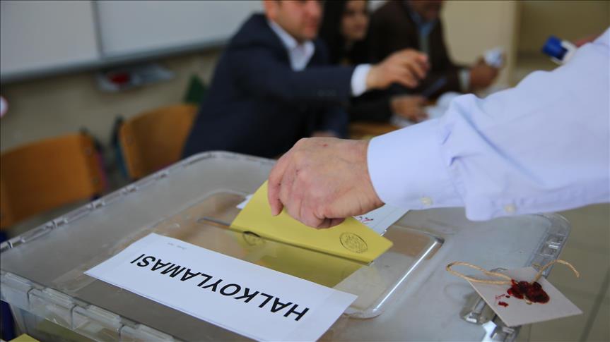 Voting ends in Turkish constitutional referendum