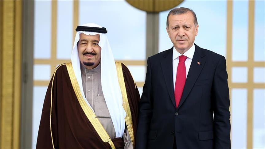 العاهل السعودي يهنئ أردوغان هاتفيا بنتيجة استفتاء التعديلات الدستورية