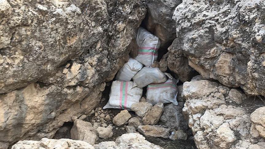 Ağrı'da kayalıklara gizlenmiş 160 kilogram eroin bulundu
