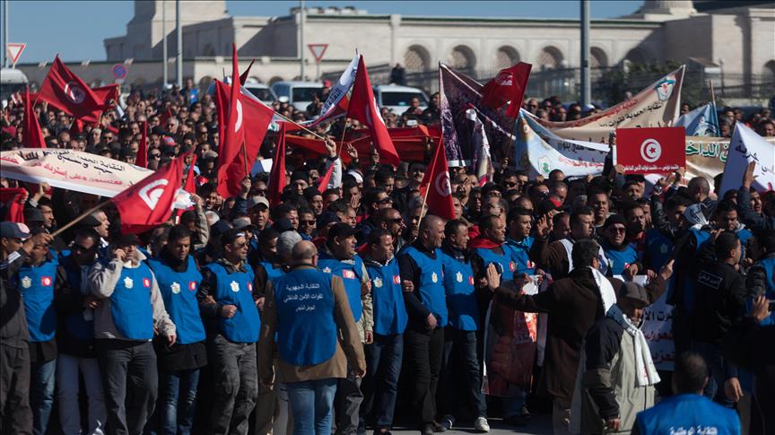 احتجاجات أبريل في تونس.. مطالب أرقت حكومات ما بعد الثورة