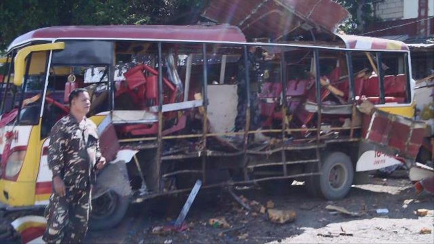24 people dead as bus plunges into Philippines ravine