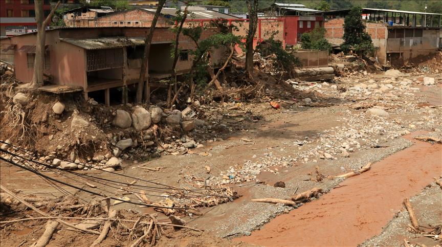 14 dead in Colombia landslides