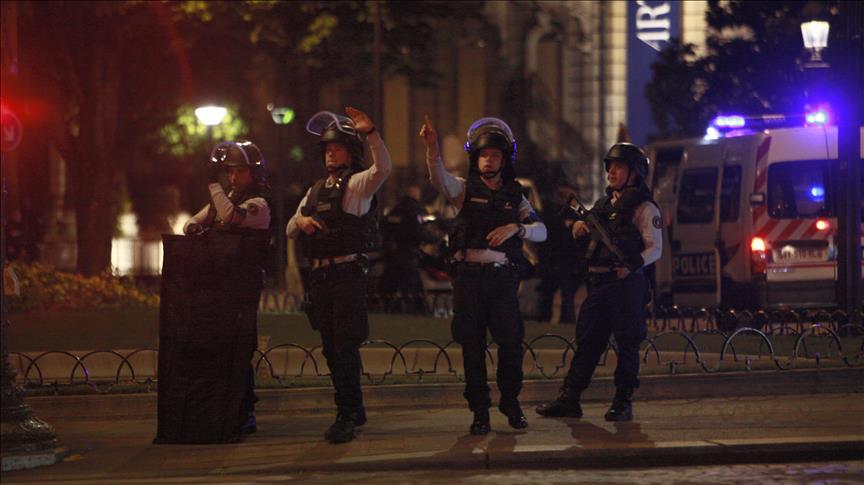 La fusillade sur les Champs-Elysées revendiquée par Daesh 