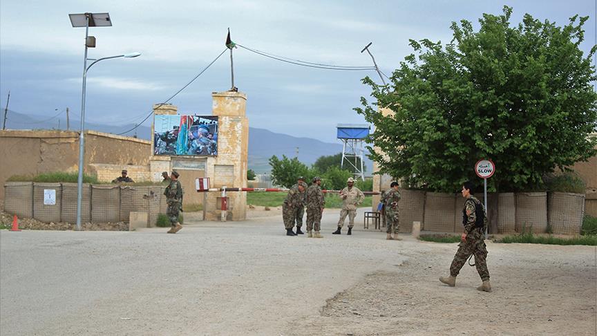 Afganistan'da askeri kampa saldırı: 140 ölü, 150 yaralı