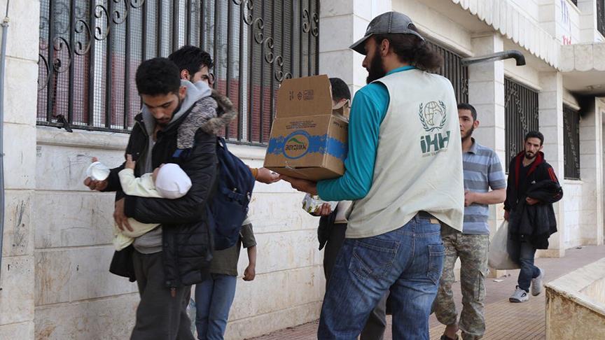 Suriye'den tahliye edilen ailelere İHH'dan yardım