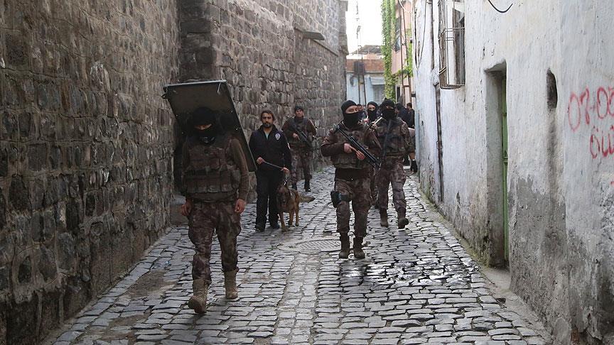 Diyarbakır'da hava destekli uyuşturucu operasyonu