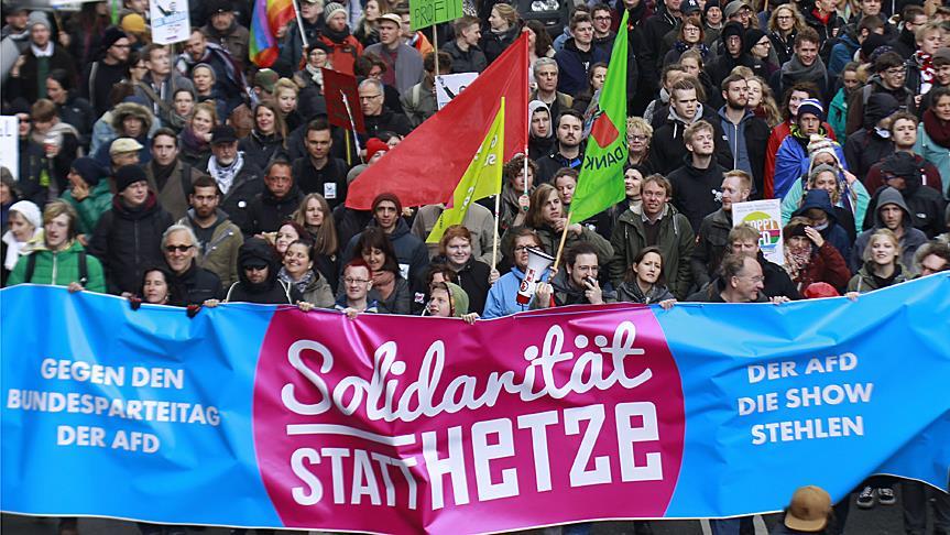 Tens of thousands protest German AfD party conference
