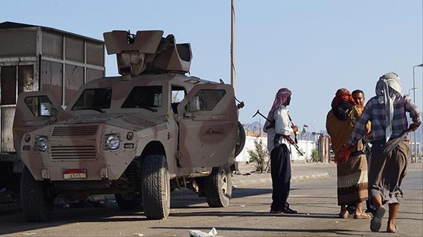 Blasts kill 10 Yemeni soldiers in Aden