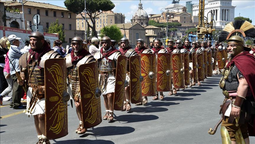 Spektakularnom paradom obilježen 2770. rođendan Rima