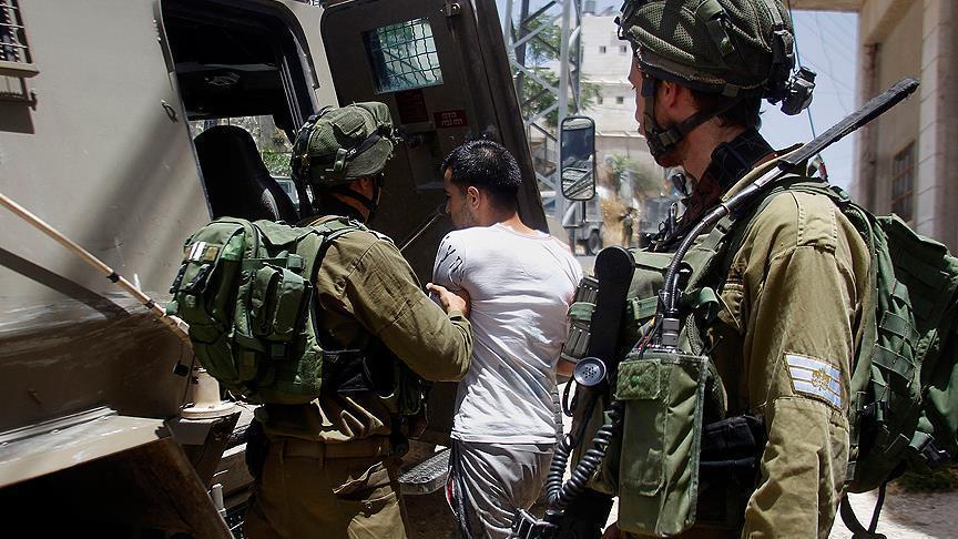 الجيش الإسرائيلي يعتقل 12 فلسطينيًا في الضفة الغربية 