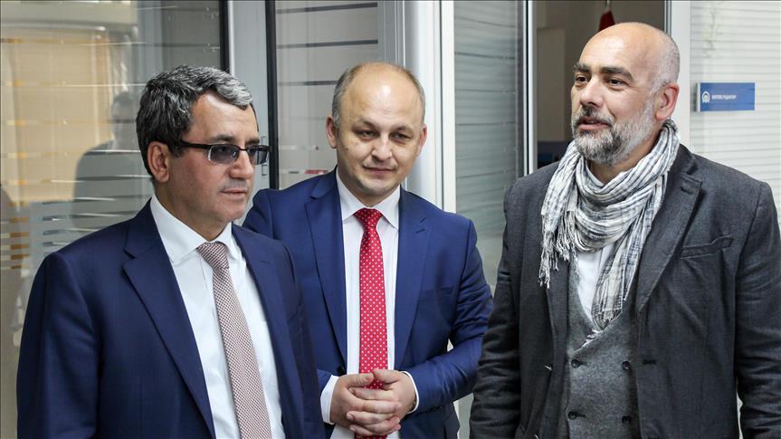 Zv/ministri i Jashtëm i Turqisë viziton Zyrën e AA-së në Shkup