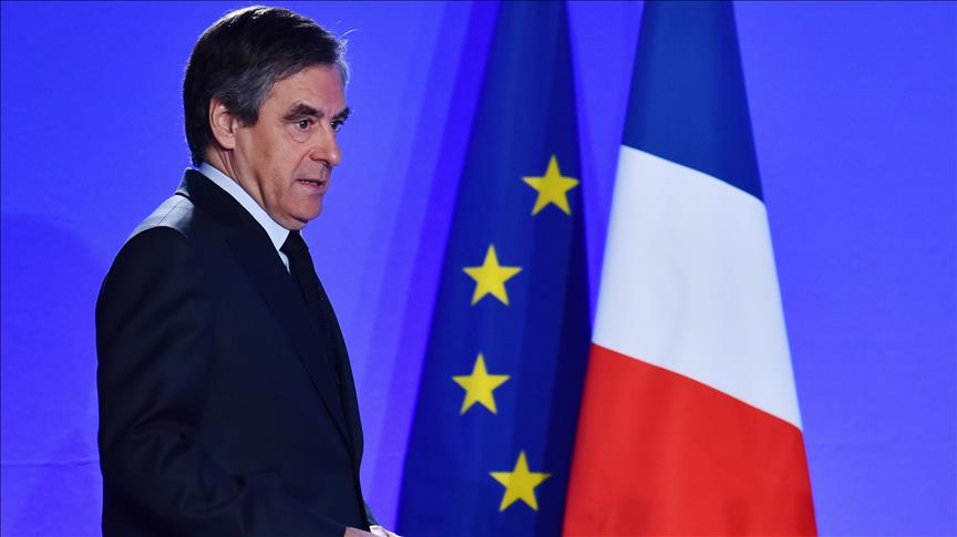 France/Présidentielle: François Fillon n'a plus de "légitimité"pour mener le combat des Législatives