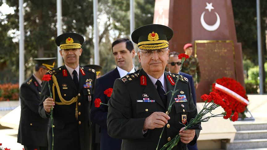 Jandarma Genel Komutanı Azerbaycan'da şehitlikleri ziyaret etti