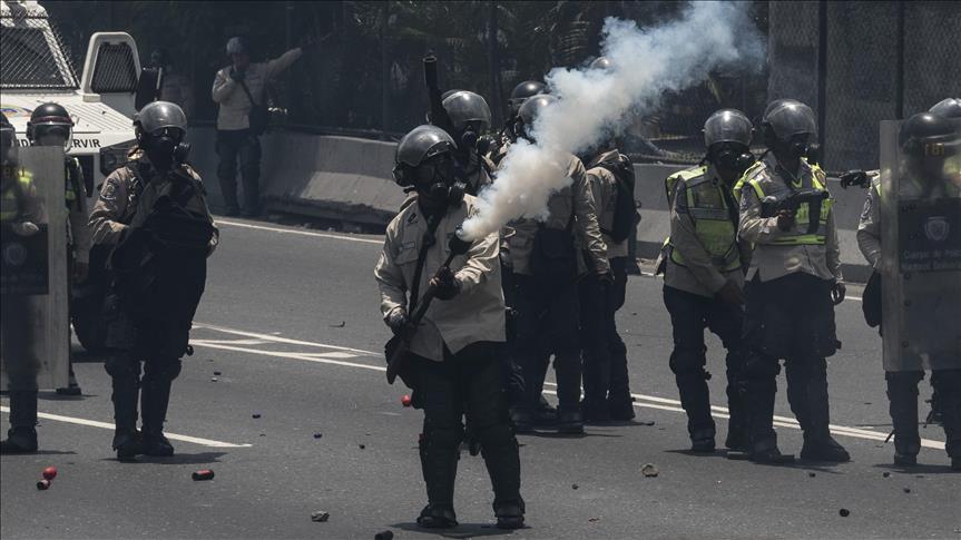 Fresh clashes at opposition march in Venezuela