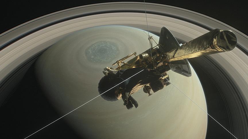 Cassini, Satürn ile halkaları arasına ilk dalışını yaptı