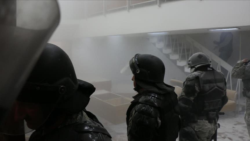 Собрание: Безбедносните сили употребија солзавец да ги растераат демонстрантите