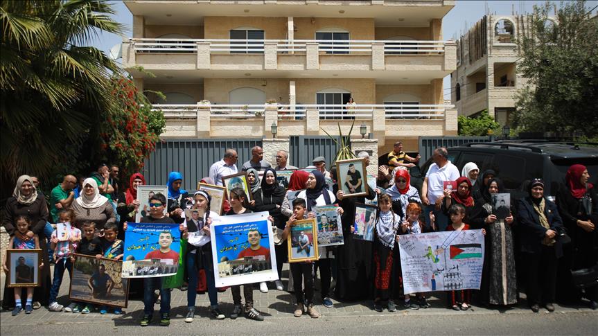Supporters of Palestine take ‘Saltwater challenge’