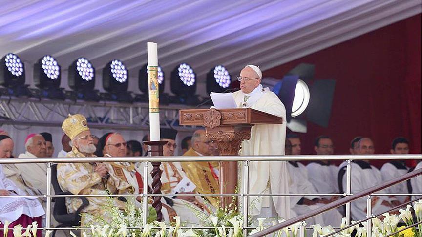 Papa Franciscus Mısır'da 'barış ayini' yönetti