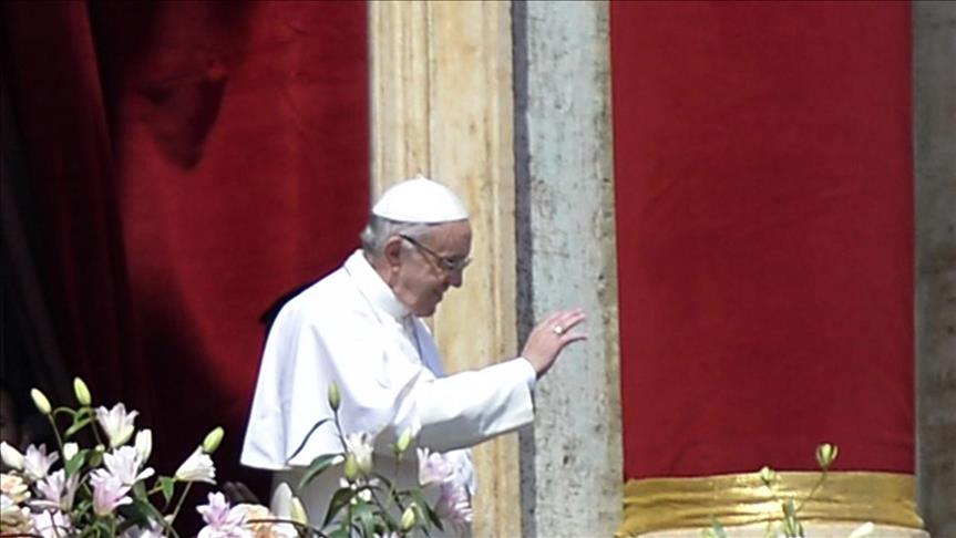 Pope leads open-air Mass in Egypt, urges tolerance