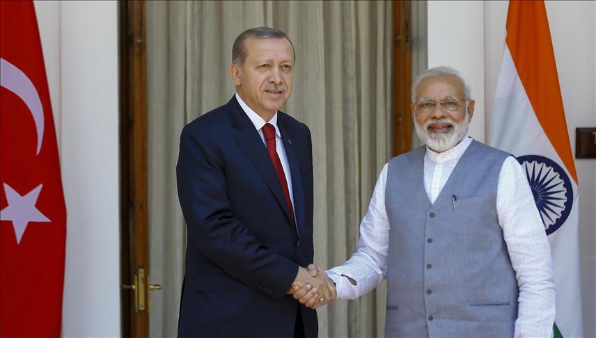 Erdogan reçu par le président indien à New Delhi