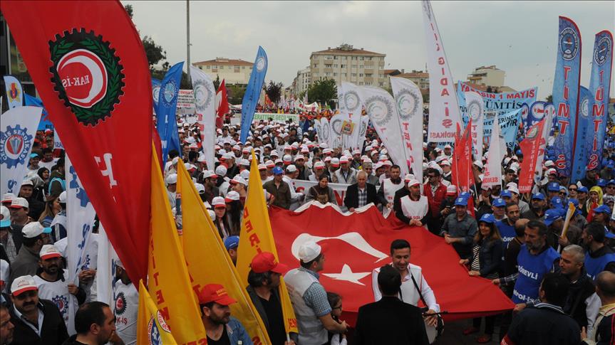Thousands celebrate May Day in Turkey