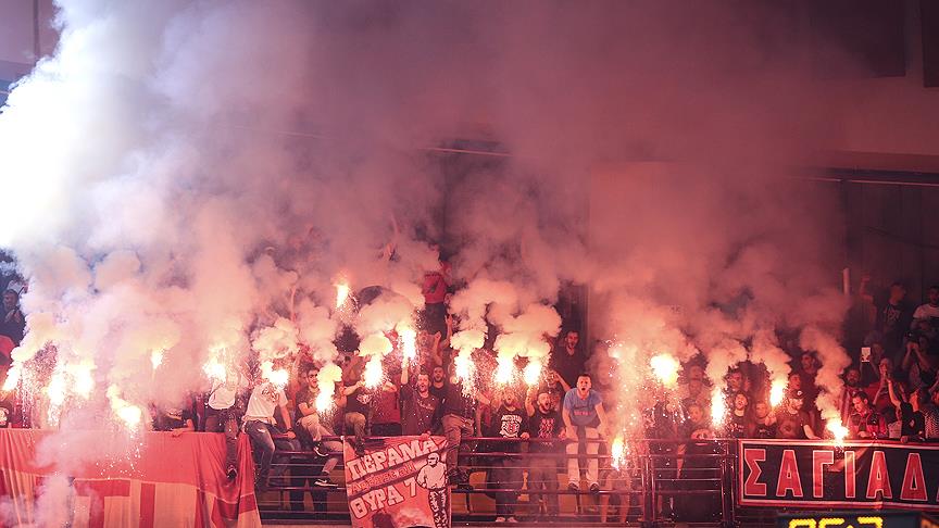 Olympiakos'a seyircisiz oynama cezası