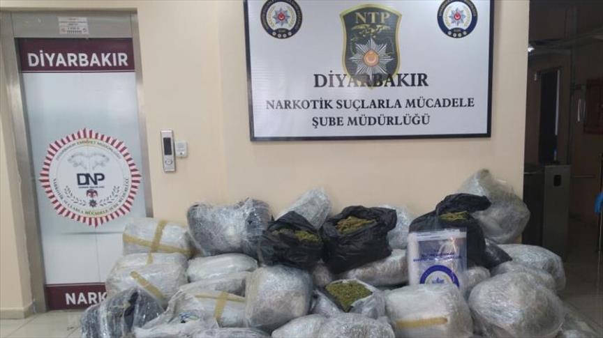 Diyarbakır'da 342 kilogram esrar ele geçirildi