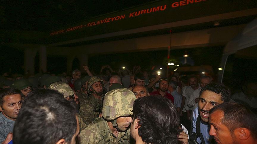 Darbeci askerlere TRT baskınına 'içeriden' verilen destek iddianamede