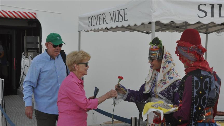 Западные туристы присутствовали в Кушадасы на Дне матери 