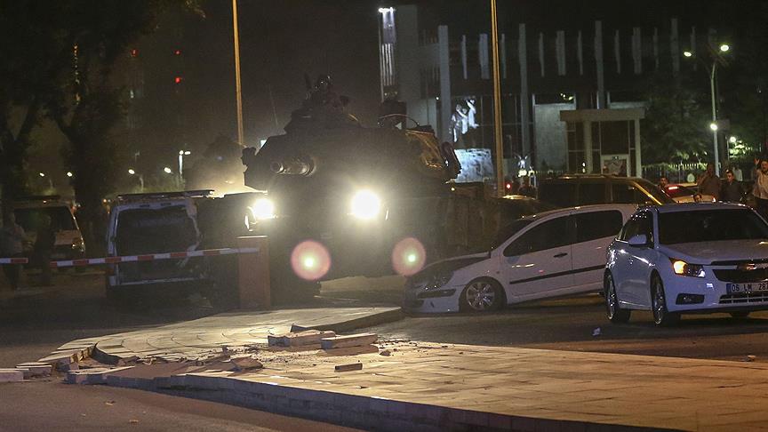 Darbeci binbaşıdan 'Halkı ezerek Genelkurmay'a git' emri