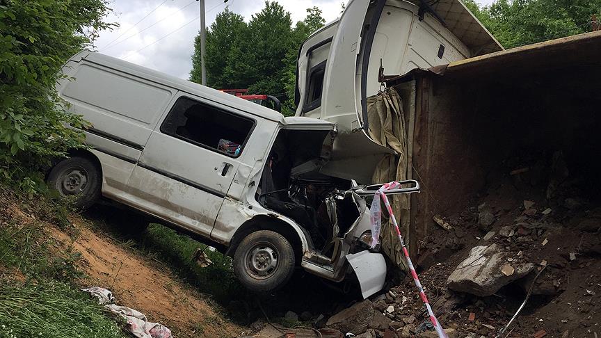 Şile yolunda trafik kazası: 1 ölü, 10 yaralı
