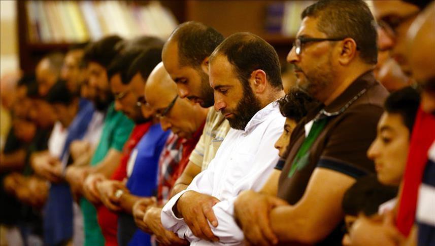 الجزائر تحدد مدة ساعة واحدة لصلاة التراويح في رمضان