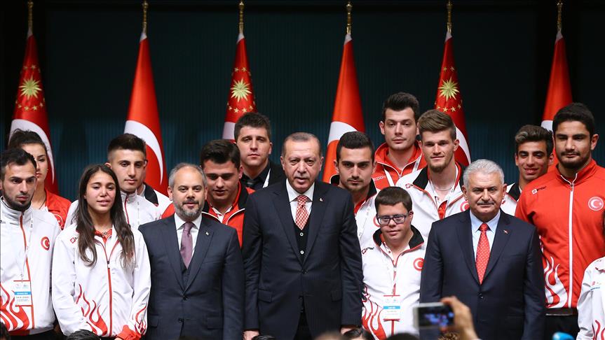 Turkish president receives youth to mark May 19