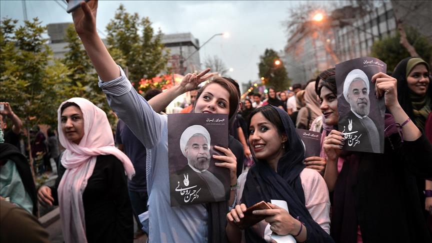 مردم ایران پیروزی روحانی را جشن گرفتند