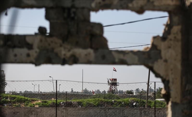 Egyptian army destroys 2 Gaza border tunnels