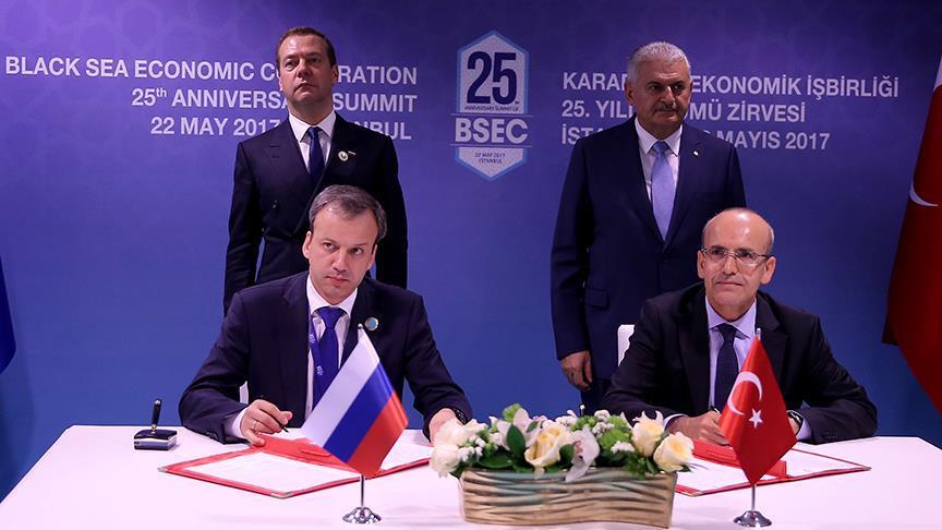 روسيا وتركيا توقعان إعلانا لرفع العوائق التجارية