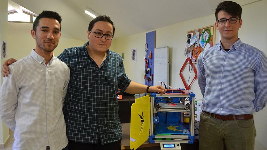 Harçlıklarından artırarak üç boyutlu yazıcı yaptılar