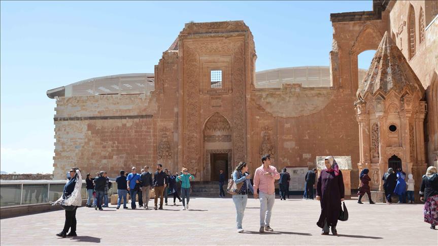 Saraji historik Is'hak Pasha në Turqi, destinacion i turistëve 