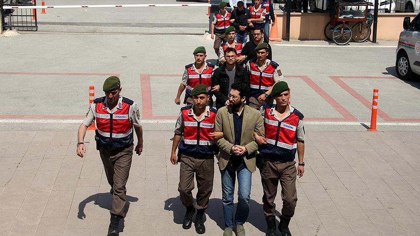 FETÖ şüphelisi 4 kişi sınırda yakalandı