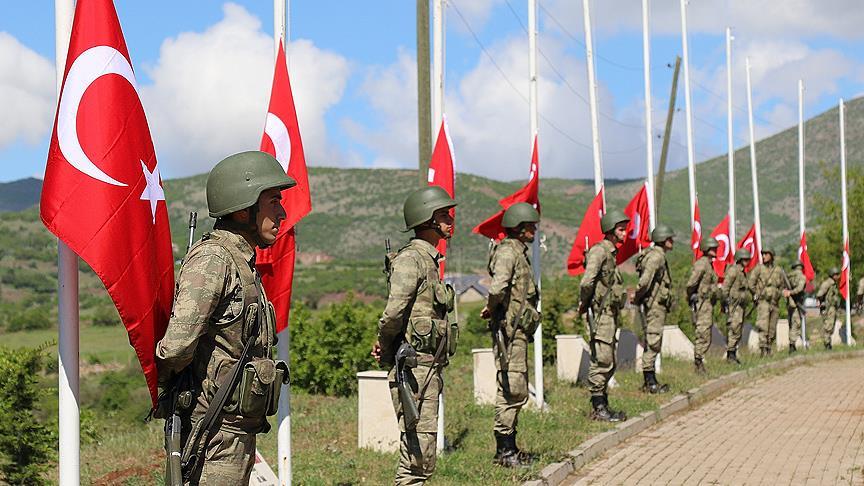 bingol de sehit edilen 33 er anildi