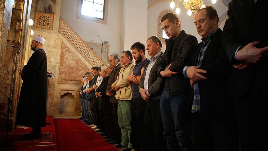 Yazar Akif Emre için Saraybosna'da gıyabi cenaze namazı kılındı